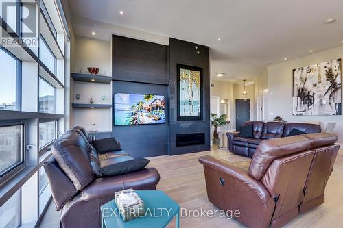 404 - 1705 Fiddlehead Place, London North (North R), ON - Indoor Photo Showing Living Room
