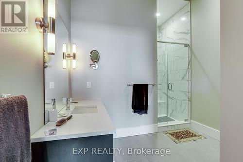 404 - 1705 Fiddlehead Place, London North (North R), ON - Indoor Photo Showing Bathroom