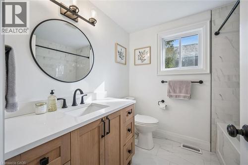 37 Enfield Drive, Cambridge, ON - Indoor Photo Showing Bathroom