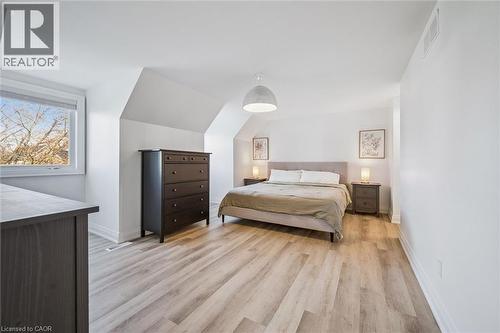 37 Enfield Drive, Cambridge, ON - Indoor Photo Showing Bedroom
