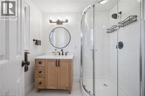 37 Enfield Drive, Cambridge, ON - Indoor Photo Showing Bathroom