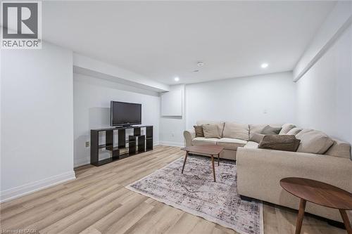 37 Enfield Drive, Cambridge, ON - Indoor Photo Showing Living Room