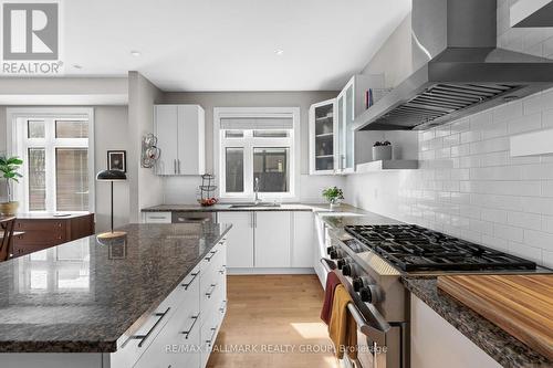175 Armstrong Street, Ottawa, ON - Indoor Photo Showing Kitchen With Upgraded Kitchen