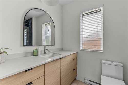 408 Reavie Rd, Campbell River, BC 