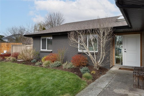 408 Reavie Rd, Campbell River, BC 