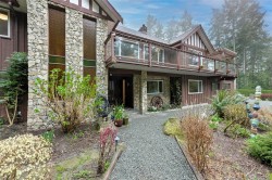 11391 West Saanich Rd North Saanich, BC V8L 5H1