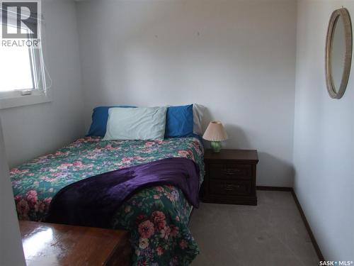 301 5Th Street W, Leader, SK - Indoor Photo Showing Bedroom