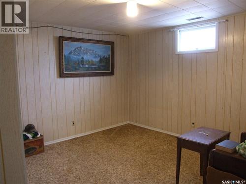301 5Th Street W, Leader, SK - Indoor