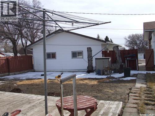 301 5Th Street W, Leader, SK - Outdoor