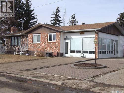 301 5Th Street W, Leader, SK - Outdoor