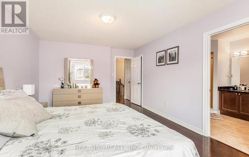 3860 Bloomington Crescent, Mississauga, ON - Indoor Photo Showing Bedroom