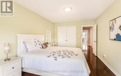 3860 Bloomington Crescent, Mississauga, ON - Indoor Photo Showing Bedroom
