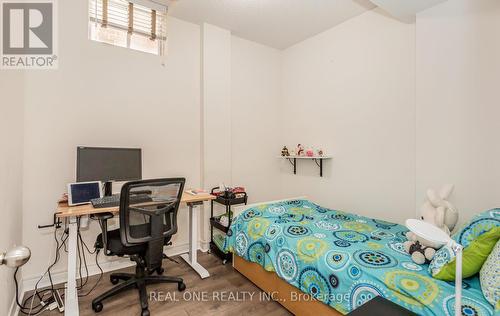 3860 Bloomington Crescent, Mississauga, ON - Indoor Photo Showing Bedroom