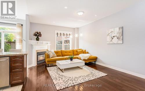 3860 Bloomington Crescent, Mississauga, ON - Indoor Photo Showing Living Room With Fireplace