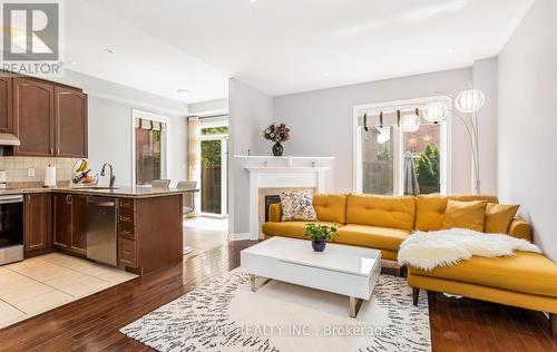 3860 Bloomington Crescent, Mississauga, ON - Indoor Photo Showing Living Room With Fireplace
