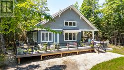Well maintained inside & out! - 