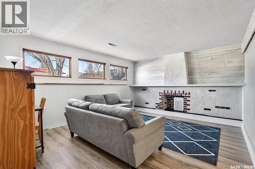 1321 Prince Crescent, Moose Jaw, SK - Indoor