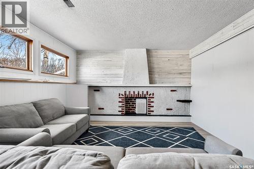 1321 Prince Crescent, Moose Jaw, SK - Indoor