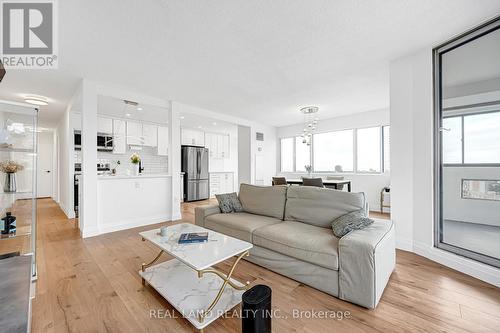 1901 - 50 Elm Drive E, Mississauga, ON - Indoor Photo Showing Living Room