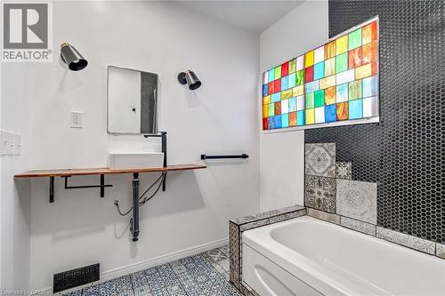 Main Level Bathroom - 23 Clifford Street, Hamilton, ON - Indoor