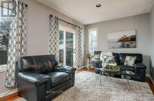 236 Dartmoor Crescent, Waterloo, ON - Indoor Photo Showing Living Room