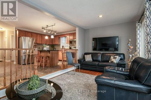 236 Dartmoor Crescent, Waterloo, ON - Indoor Photo Showing Living Room