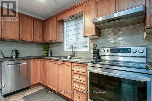 236 Dartmoor Crescent, Waterloo, ON - Indoor Photo Showing Kitchen