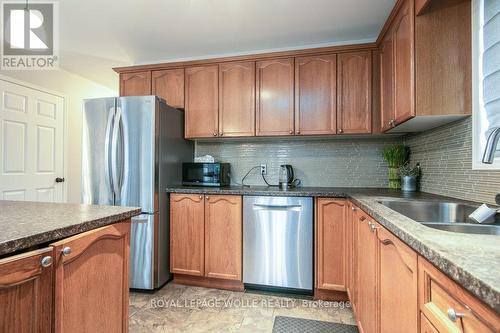 236 Dartmoor Crescent, Waterloo, ON - Indoor Photo Showing Kitchen With Double Sink