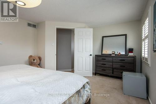 236 Dartmoor Crescent, Waterloo, ON - Indoor Photo Showing Bedroom