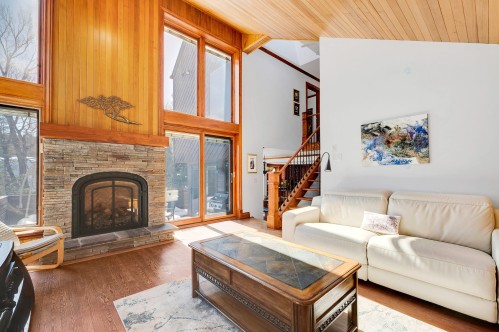 Salon - 20 Ch. Ovila, Mont-Tremblant, QC - Indoor Photo Showing Living Room With Fireplace