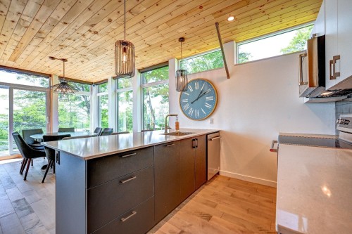 Cuisine - 321 Ch. Du Versant, Saint-Donat, QC - Indoor Photo Showing Kitchen