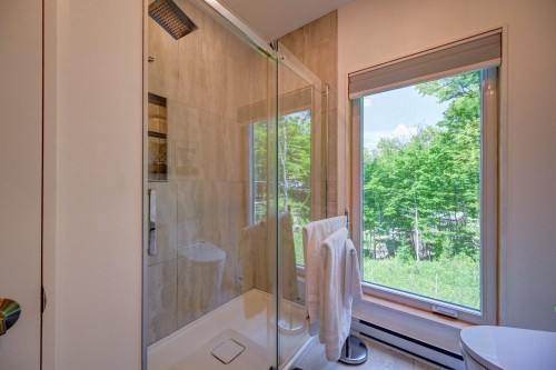 Salle de bains - 321 Ch. Du Versant, Saint-Donat, QC - Indoor Photo Showing Bathroom