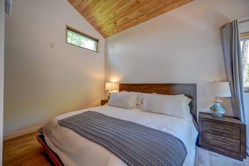 Chambre à coucher - 321 Ch. Du Versant, Saint-Donat, QC - Indoor Photo Showing Bedroom