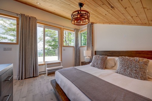 Chambre à coucher - 321 Ch. Du Versant, Saint-Donat, QC - Indoor Photo Showing Bedroom