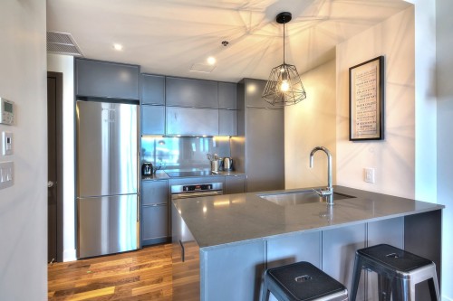 Kitchen - 1103-175 Rue De La Montagne, Montréal (Le Sud-Ouest), QC - Indoor Photo Showing Kitchen With Upgraded Kitchen