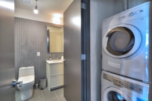 Bathroom - 1103-175 Rue De La Montagne, Montréal (Le Sud-Ouest), QC - Indoor Photo Showing Laundry Room