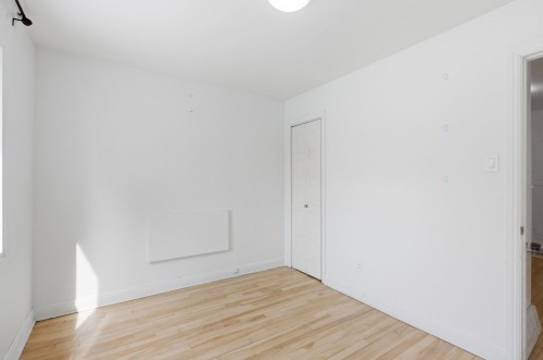 Chambre à coucher - 1-7431 Rue De Lanaudière, Montréal (Villeray/Saint-Michel/Parc-Extension), QC - Indoor Photo Showing Other Room