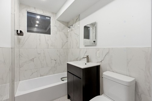 Salle de bains - 1-7431 Rue De Lanaudière, Montréal (Villeray/Saint-Michel/Parc-Extension), QC - Indoor Photo Showing Bathroom
