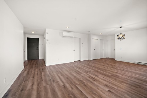 Living Room - 201-645 Rue René-Lecavalier, Terrebonne (Terrebonne), QC - Indoor Photo Showing Other Room