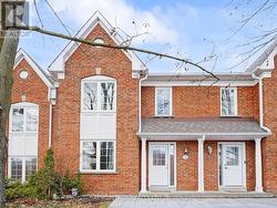 39 - 10 BASSETT BOULEVARD Whitby, ON L1N 9C4