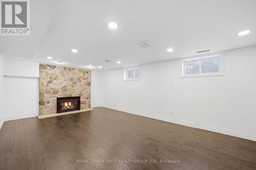 3334 Enniskillen Circle, Mississauga, ON - Indoor With Fireplace