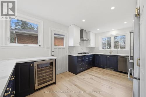 3334 Enniskillen Circle, Mississauga, ON - Indoor Photo Showing Kitchen