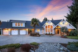 1050/1046 Kincora Lane Comox, BC V9M 4C5