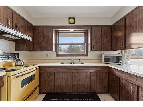 1464 Roxborough, Windsor, ON 