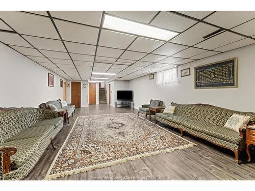 1464 Roxborough, Windsor, ON 