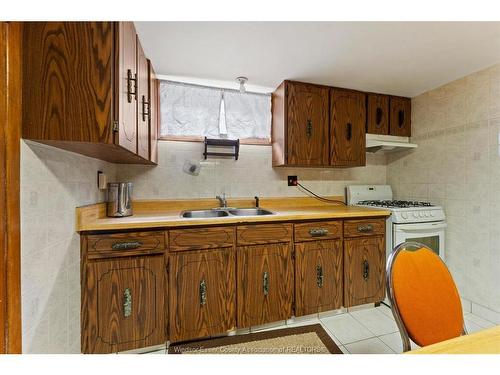 1464 Roxborough, Windsor, ON 