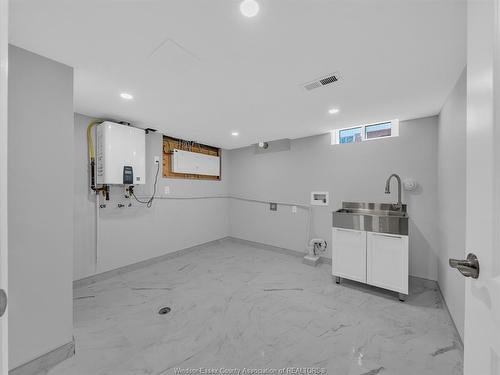 2692 Everts, Windsor, ON 