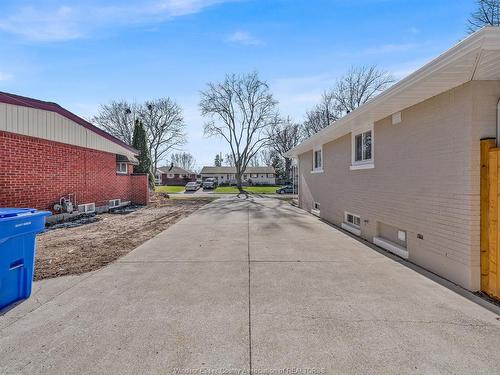 2692 Everts, Windsor, ON 