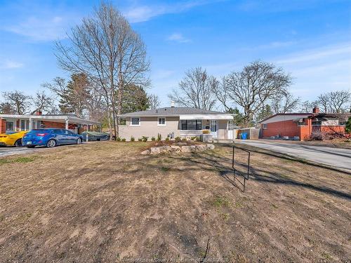 2692 Everts, Windsor, ON 