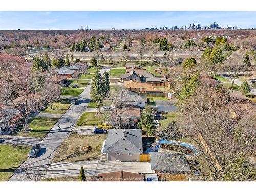 2692 Everts, Windsor, ON 